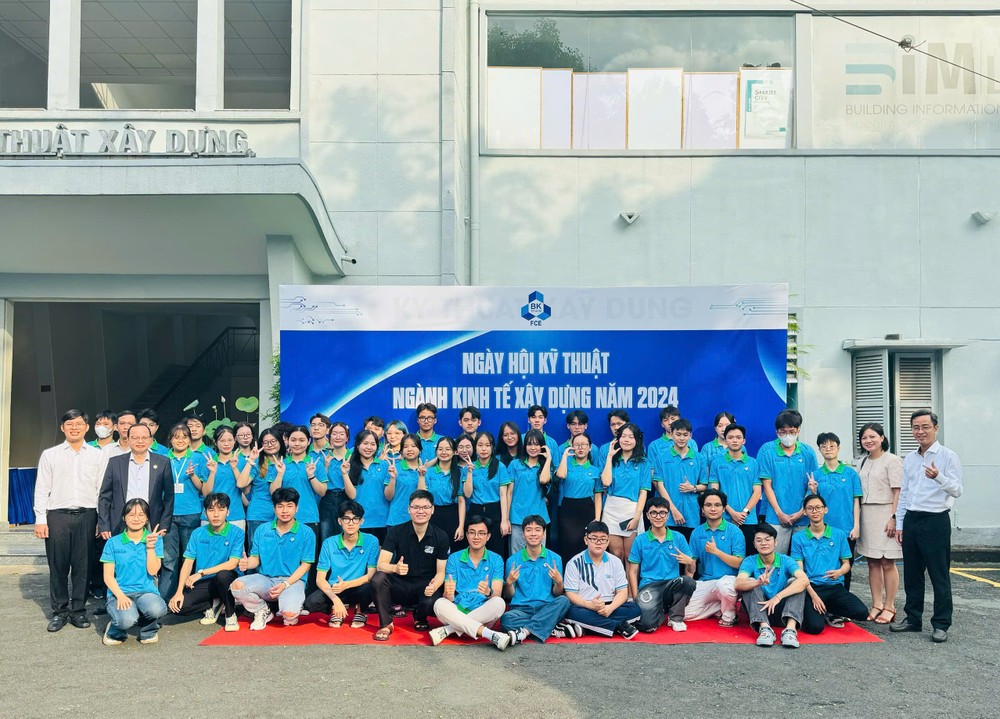 Sinh viên ngành Kinh tế xây dựng khóa 2024 tham gia Ngày hội kỹ thuật ngành Kinh tế xây dựng năm 2024 của Trường Đại học Bách khoa, Đại học Quốc gia Hồ Chí Minh. (Ảnh: NTCC) sv ktxd bk hcm.jpg