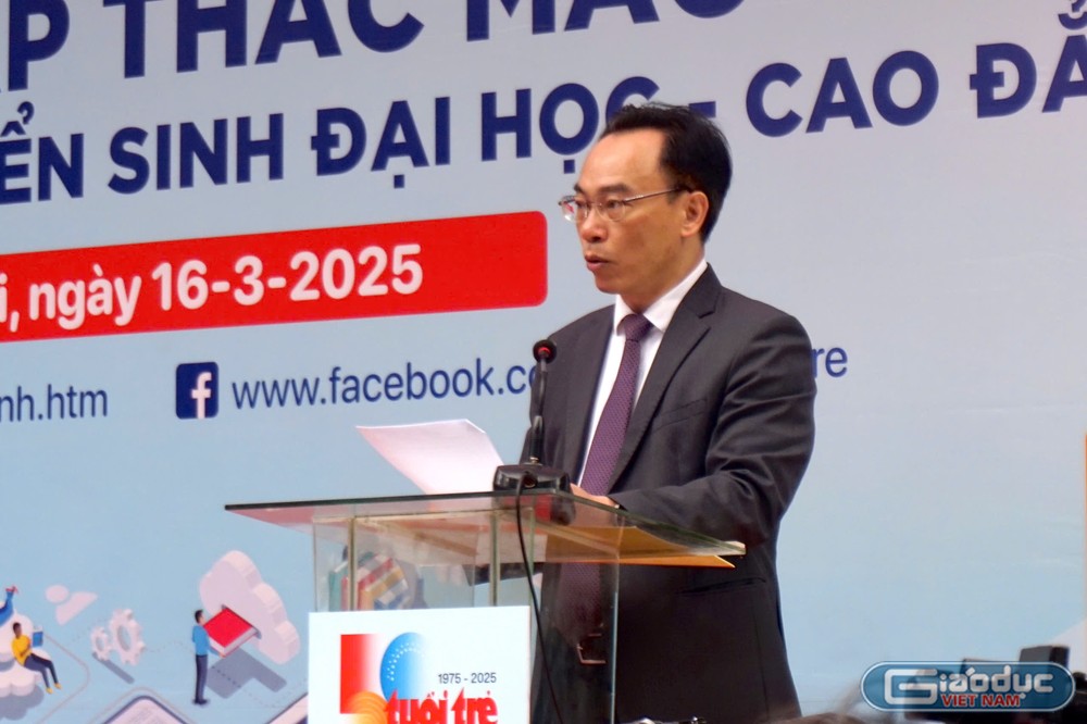 Thứ trưởng Bộ Giáo dục và Đào tạo Hoàng Minh Sơn phát biểu khai mạc sự kiện. (Ảnh: Thúy Hiền) gdvn-thu truong hoang minh son.jpg