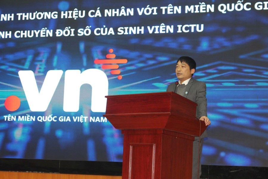 Phó Giáo sư, Tiến sĩ Phùng Trung Nghĩa, Hiệu trưởng Trường Đại học Công nghệ thông tin và Truyền thông, Đại học Thái Nguyên. Ảnh NVCC thay-Nghia.jpg