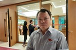 Đại biểu Nguyễn Tiến Sinh băn khoăn về bỏ hợp đồng không thời hạn với giáo viên