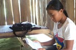 Nữ sinh dân tộc Thái mong thành cô giáo, nhưng không có tiền nhập học