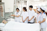 Điều dưỡng: Nghề của trái tim và lòng kiên trì