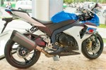 'Vua đường phố' Suzuki GSX-R 1000 mới nâng cấp vô cùng hầm hố