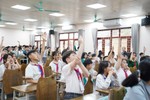Hỗ trợ học phí bằng cách cấp trực tiếp cho người học là hợp lý, tăng minh bạch