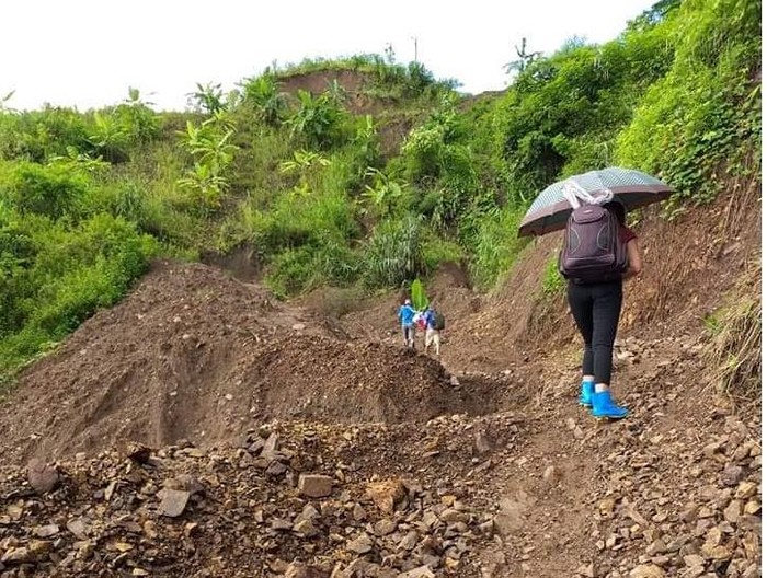 Cuộc đời cô Duyên và lá đơn lên rừng bị nhiều người ngăn cản ảnh 4