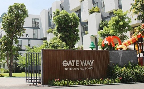 Trường Gateway xác nhận bỏ quên học sinh trên xe đưa đón dẫn đến tử vong