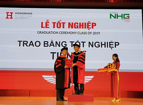 Trường Đại học Quốc tế Hồng Bàng lần đầu tiên cấp bằng tiến sĩ