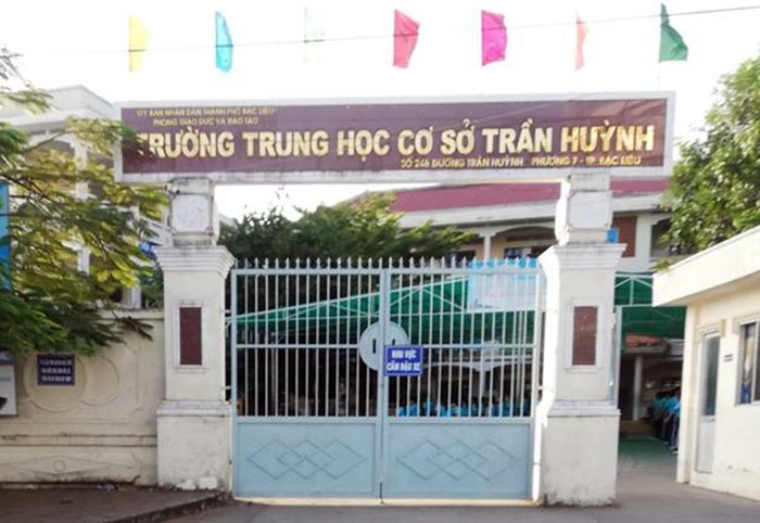 Dù thế nào, đừng bao giờ xúc phạm thầy cô