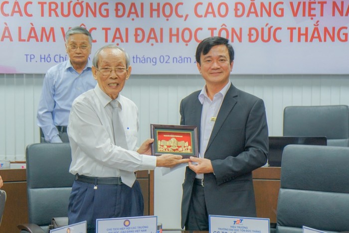 Hiệp hội đại học và cao đẳng Việt Nam thăm và làm việc tại Đại học Tôn Đức Thắng