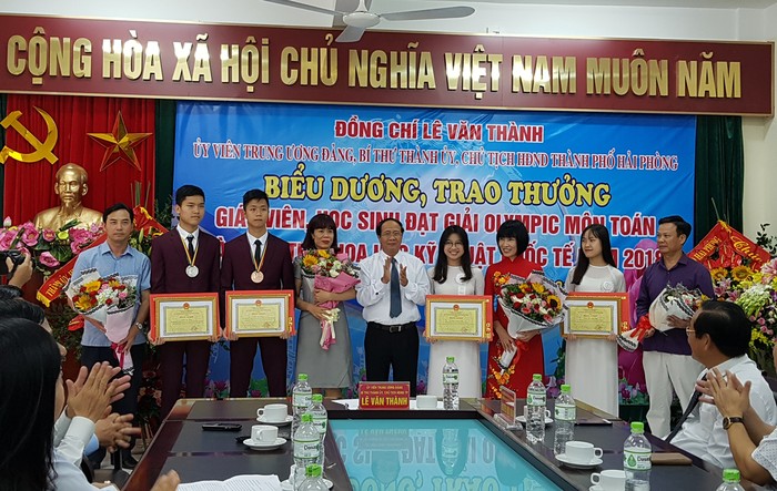 Thành công của Khánh Linh có công sức của cả một tập thể ảnh 2