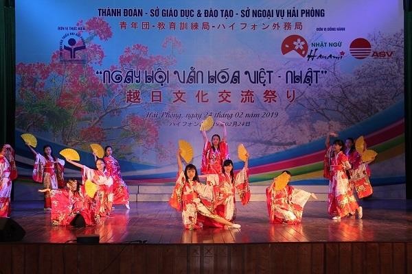 Đọc sách trở thành một nét đẹp văn hóa của Trường Trung học cơ sở Tô Hiệu ảnh 5