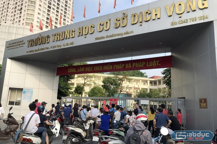 Thi vào lớp 10, kẻ khóc người cười