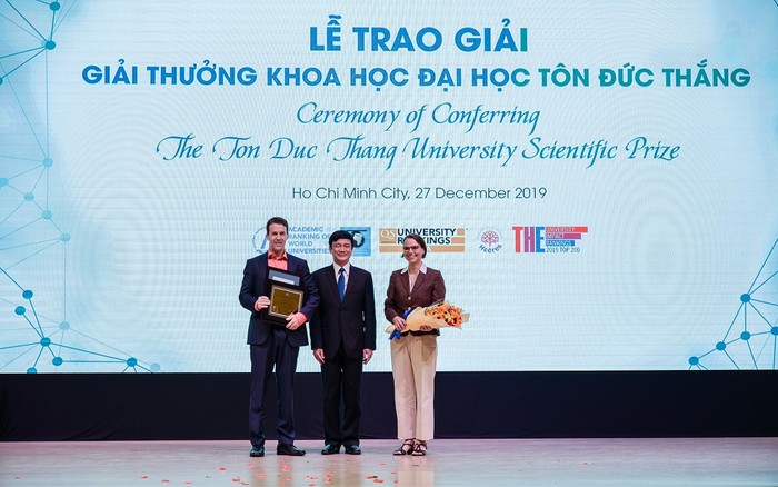 3 nhà khoa học quốc tế đoạt giải thưởng khoa học Đại học Tôn Đức Thắng