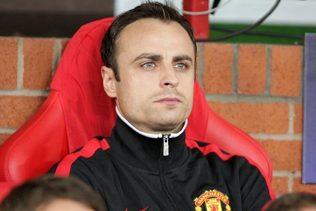 Berbatov vẫn chưa thể rời M.U