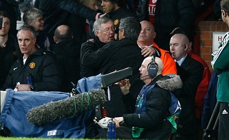 Sir Alex và Jose Mourinho.