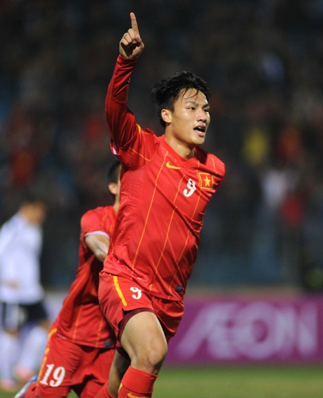 Tiền đạo Mạc Hồng Quân và bàn thắng đầu tiên ghi được trong màu áo ĐT Việt Nam.