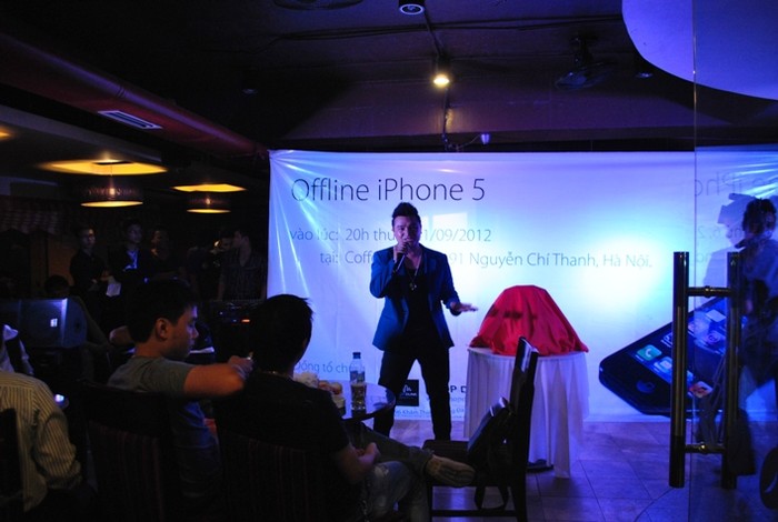 Đêm Offline iPhone 5 diễn ra hoành tráng với sự tham gia của nhiều ca sĩ diễn viên nổi tiếng