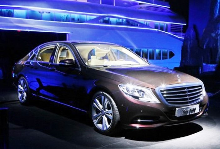 Mẫu xe Mercedes S500 thế hệ mới tại Việt Nam. Ảnh: Trọng Nghiệp.