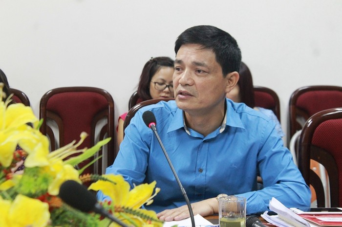 TS. Nguyễn Thanh Phong – Cục trưởng Cục An toàn thực phẩm trao đổi với báo chí. Ảnh H.Lực