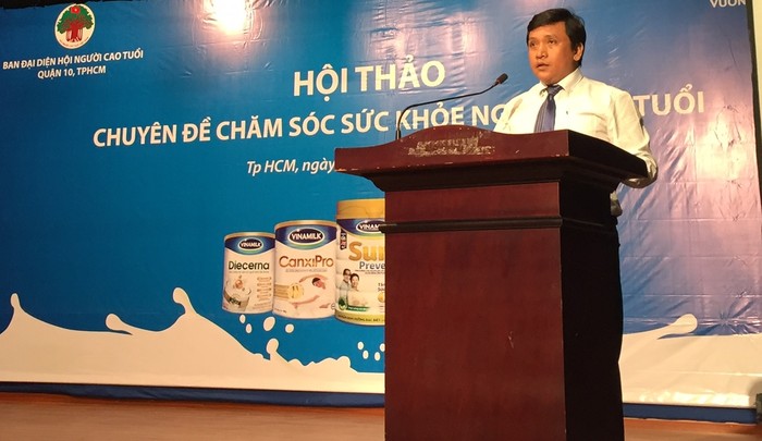 Ông Phan Nguyễn Minh Nhựt – Giám Đốc Kinh doanh khu vực TP.HCM, Vinamilk chia sẻ với người tiêu dùng tại TP.HCM những thông tin về công ty