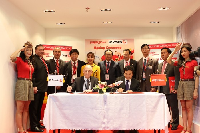 Đại diện Vietjet và SR Technics ký thỏa thuận cung cấp dịch vụ phụ tùng máy bay