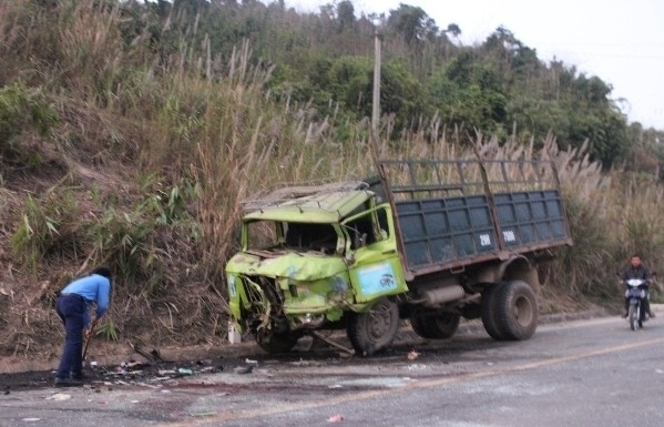 Chiếc xe tải gặp nạn trong vụ tai nạn khiến 9 người chết ở Thanh Hóa mới đây là xe đã quá hạn sử dụng - Ảnh nguồn Báo Giao thông vận tải