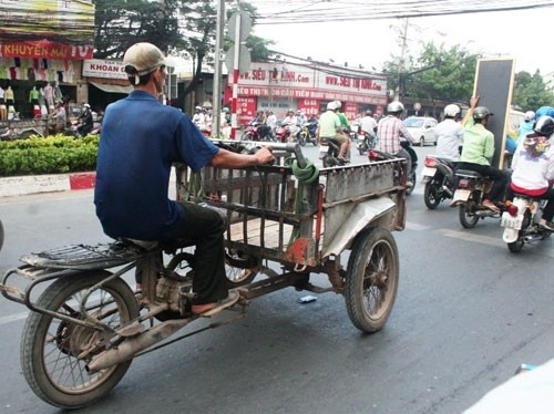 Dù bị cấm sử dụng nhưng xe tự chế vẫn âm thầm hoạt động trên nhiều tuyến đường vắng trong khu vực nội thành - ảnh nguồn ICTnew.