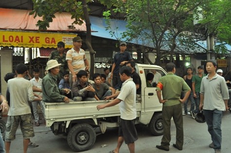 Toàn bộ những công nhân xây dựng có mặt tại công trình đều được mời về cơ quan chức năng