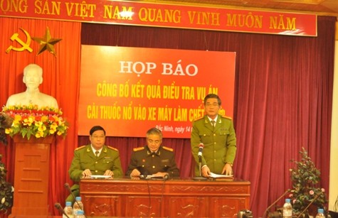 Đại tá Nguyễn Công Nghiệp phát biểu trong buổi họp báo
