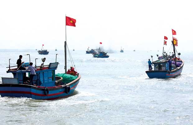 Ngư dân Việt Nam bám biển, khẳng định chủ quyền không thể tranh cãi đối với 2 quần đảo Trường Sa, Hoàng Sa.