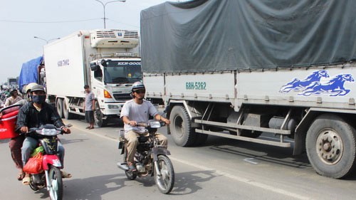 Mất lái, 3 ô tô "dính" vào nhau trên QL 1A, Tin tức trong ngày, tai nan lien hoan, tai nan giao thong, tai nan, xe tai, xe dong lanh, xe tai mat lai, xe mat lai, bao, tin nhanh, tin hot, tin tuc