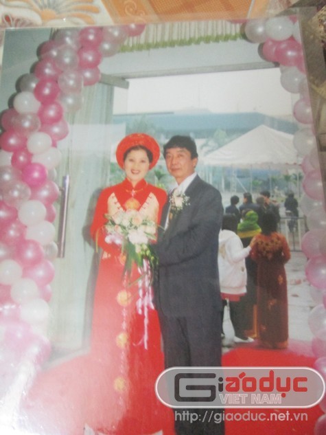 Kết hôn muộn, mãi đến năm 2008, nghệ sĩ Tuấn Dương mới lấy vợ khi ông đã 56 tuổi.