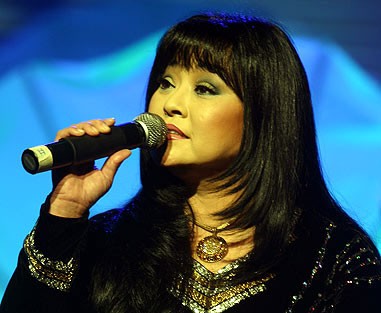 Ca sĩ Hương Lan
