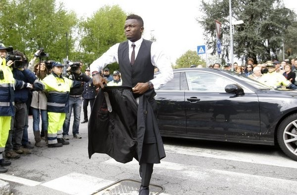 Tiền vệ phòng ngự CLB Inter Milan, Sulley Muntari.