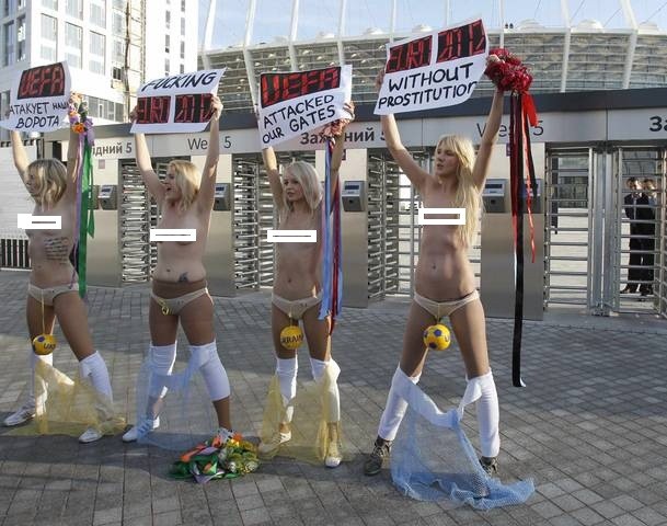Hàng loạt các cuộc biểu tình khác phản đối EURO 2012 .