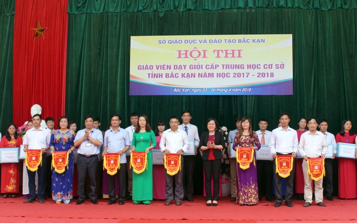 Hội thi giáo viên dạy giỏi tỉnh Bắc Kạn năm 2017-2018 (Báo Bắc Kạn)