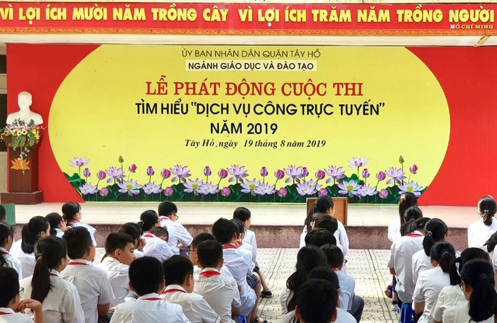 Nhiều phụ huynh phản ứng gay gắt với cuộc thi tìm hiểu dịch vụ công trực tuyến (Ảnh:hanoimoi.com)