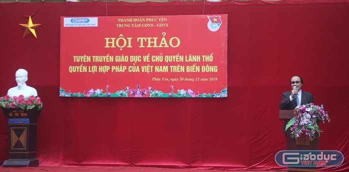 Nhiều kiến thức lịch sử quý báu được lồng ghép trong buổi hội thảo, học sinh dễ nghe, dễ hiểu (Ảnh:V.N)