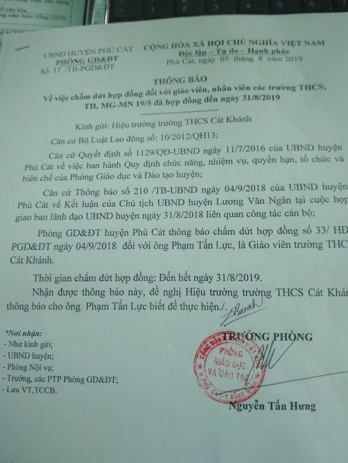 Tuy nhiên ngày 5/8/2019 giáo viên hợp đồng đã nhận thông báo chấm dứt hợp đồng. Điều này là sai Luật (Ảnh:V.N)