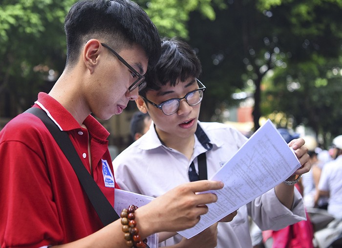 Giáo viên và học sinh đều mong mỏi Bộ sớm công bố đề minh họa thi tốt nghiệp Trung học Phổ thông Quốc gia (Ảnh:G.H)