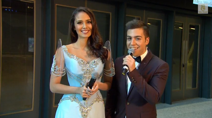 Tim Vincent and Megan Young – đương kim Hoa hậu thế giới 2013 đảm nhận vị trí MC của chương trình.