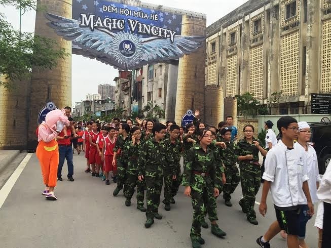 Đêm hội Mùa hè Magic VinCity tổ chức tại Trưởng Phổ thông Liên cấp Vinschool.