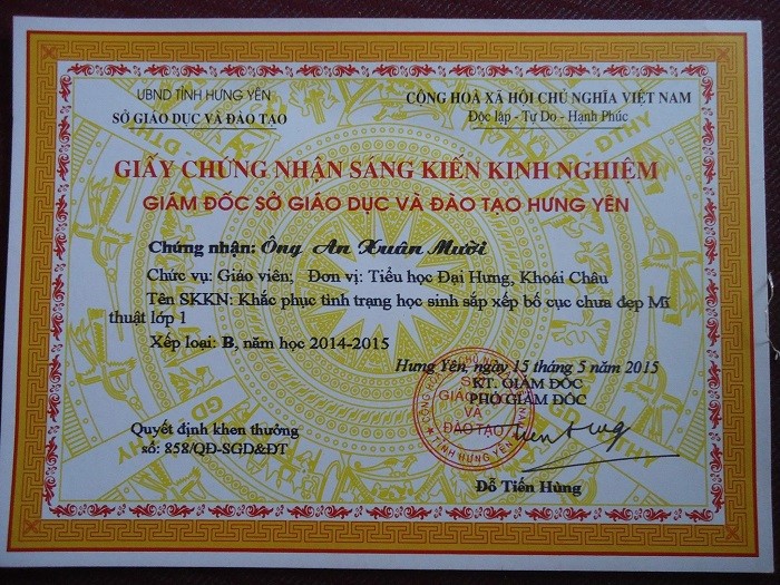 Giấy chứng nhận sáng kiến của anh Mười (Ảnh: Hiệp Hòa)