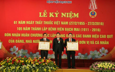 Bệnh viện Bạch Mai được trao Huân chương Độc lập lần 2 ảnh 3