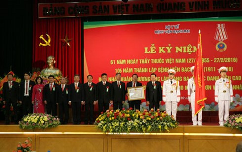 Bệnh viện Bạch Mai được trao Huân chương Độc lập lần 2 ảnh 2
