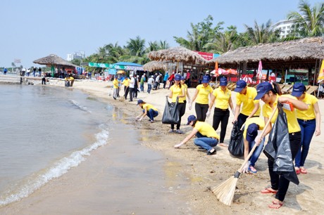 Chiến dịch tuyên truyền hướng dẫn ngư dân sống với biển, không hủy hoại biển ảnh 1