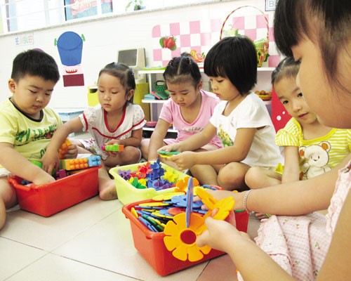 Bộ Giáo dục đề xuất hỗ trợ tiền ăn trưa cho trẻ mầm non (Ảnh minh họa trên giaoduc.net.vn)