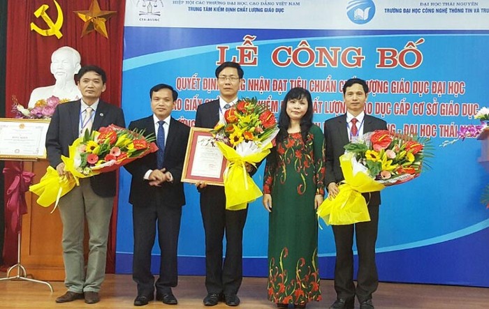 Đại học Công nghệ Thông tin và Truyền thông được nhận Giấy chứng nhận kiểm định chất lượng giáo dục (Ảnh: Linh Hương)