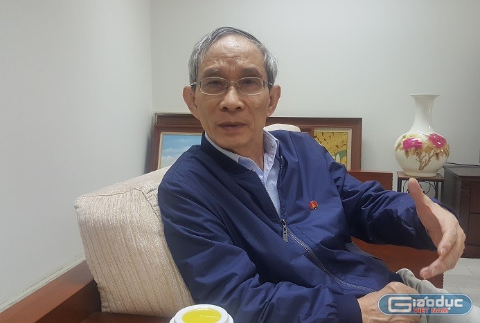 Theo thầy Nguyễn Xuân Khang: &quot;Chúng ta phổ cập giáo dục trung học cơ sở nên nói là xét tuyển nhưng thực chất chính là chuyển danh sách học sinh từ bậc Tiểu học sang bậc Trung học cơ sở. (Ảnh: Thùy Linh)