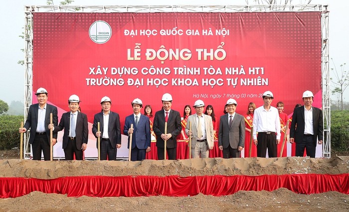 Lễ khởi công tòa nhà đầu tiên của một trường thành viên của Đại học Quốc gia Hà Nội diễn ra ngày 7/3/2018 (Ảnh: Đại học Quốc gia Hà Nội)
